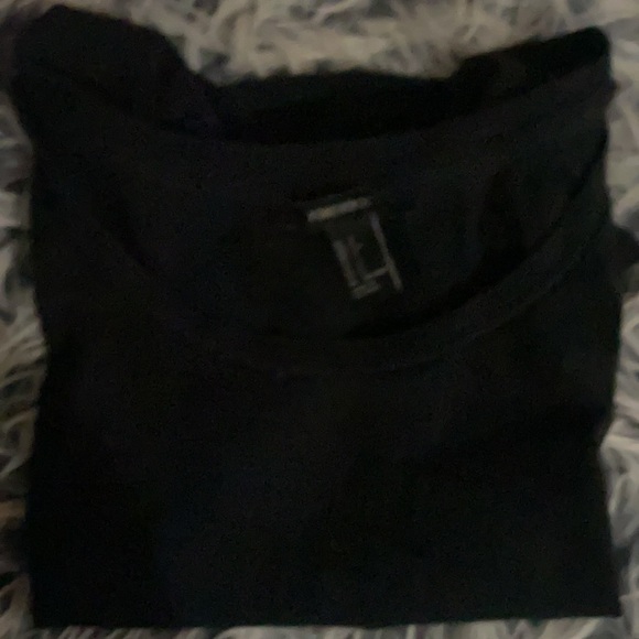 plain black tee - Picture 3 of 3